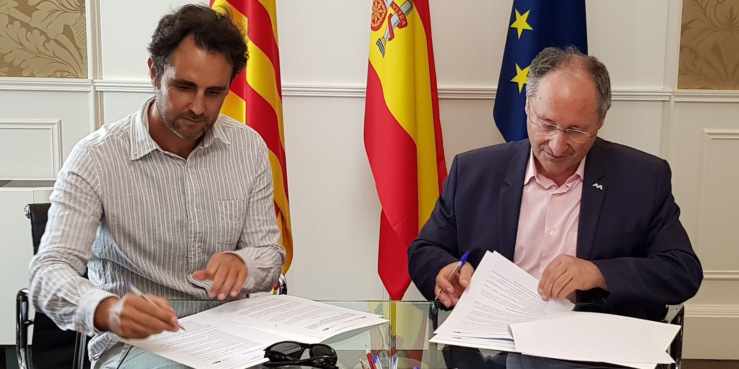 Signatura conveni entre Táctical i l'Agència
